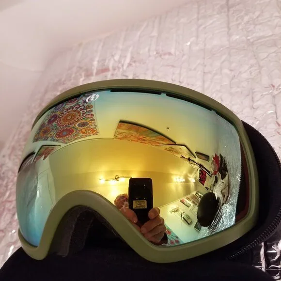 EUC Electric (brand) Olive Drab Snow Goggles with Heavy Duty Reflective Lens. - Picture 4 of 8